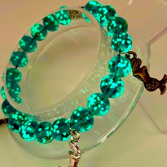 Handmade Glow-In-The-Dark Mermaid Charm Bracelet with Speckled Glass Beads! - Picture 6 of 9